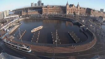 Building an underwater bike park in Amsterdam in 60 seconds