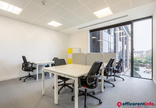 Offices to let in Affordable reserved coworking spot or hot desk in Regus The One