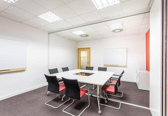 Private office space for 5 people in Regus New Town