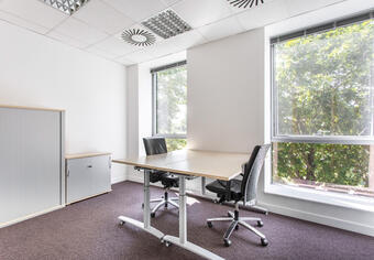 Private office space for 1-2 people in Regus New Town