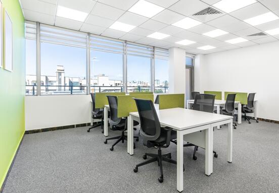 Book a reserved coworking spot or hot desk in Regus Inobacka