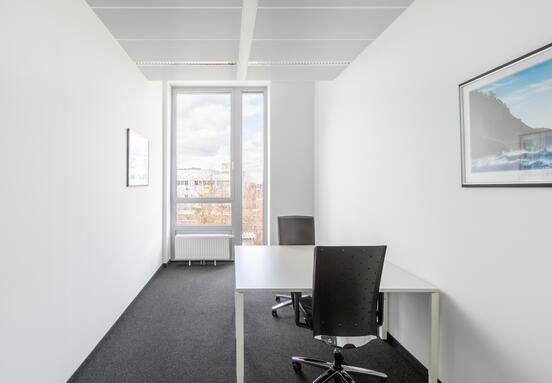 All-inclusive access to professional office space for 1-2 person in Regus The One