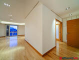 Offices to let in Office bulding B2