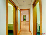 Offices to let in Office bulding B2