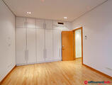 Offices to let in Office bulding B2