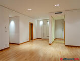 Offices to let in Office bulding B2