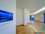 Offices to let in Office bulding B2