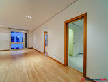Offices to let in Office bulding B2